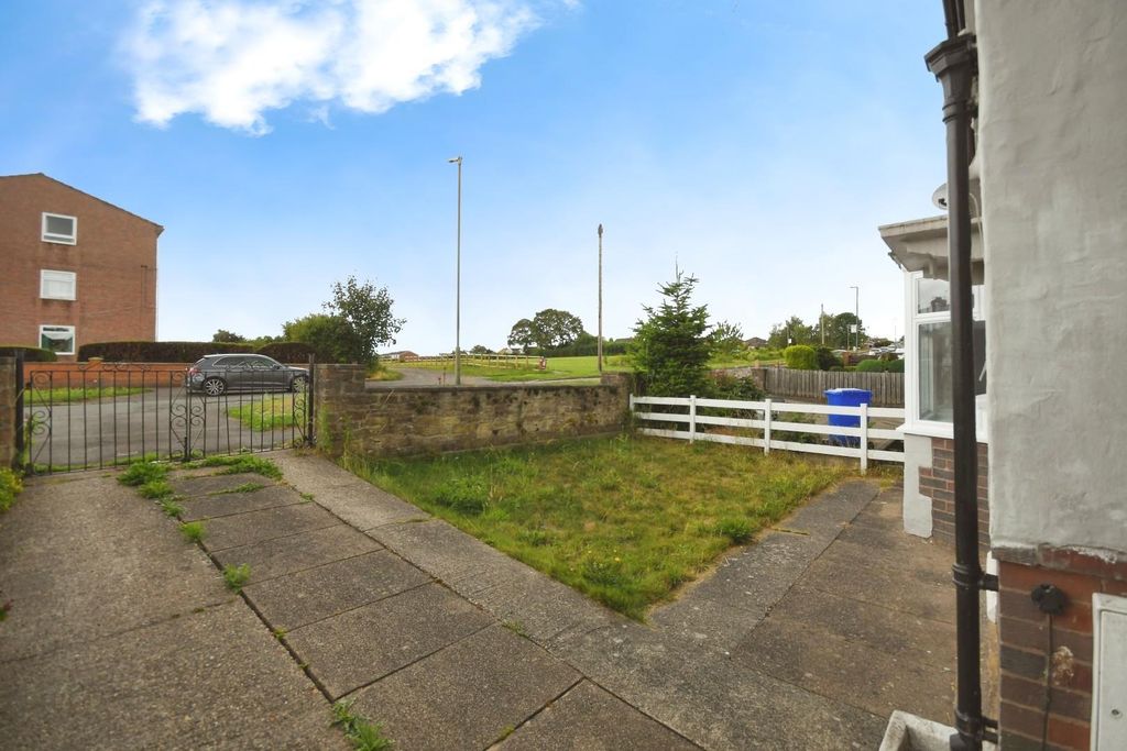 Property photo 2 of 17 Front 06.Jpg
