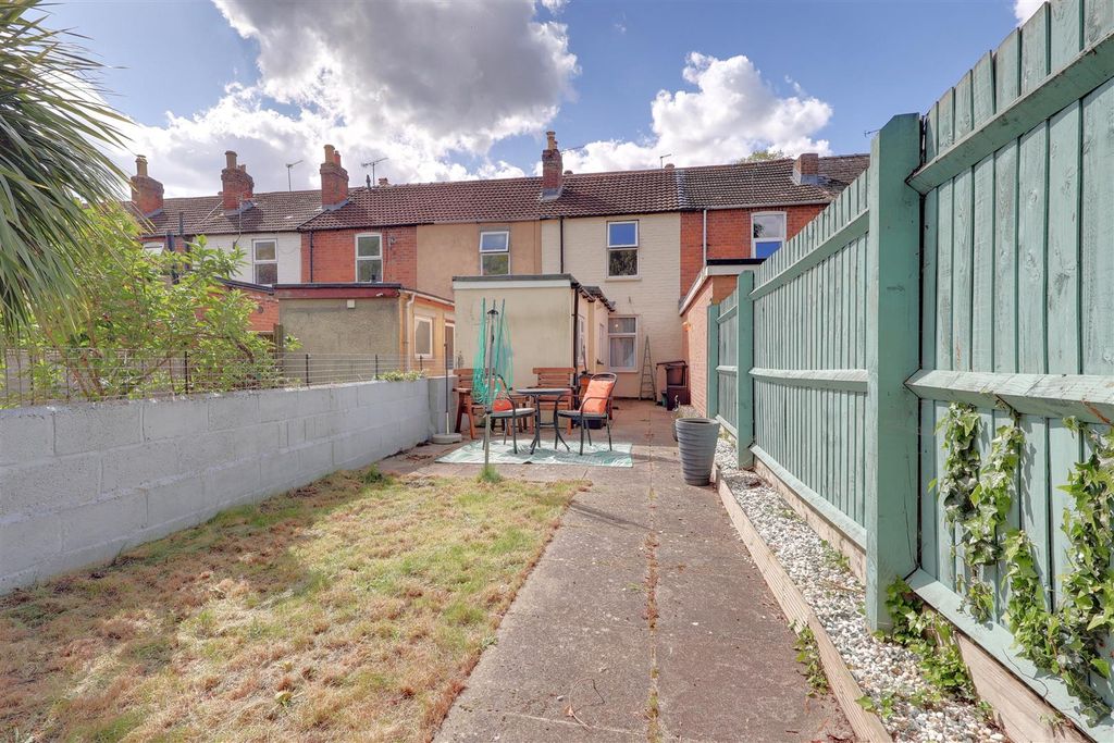 Property photo 3 of 15