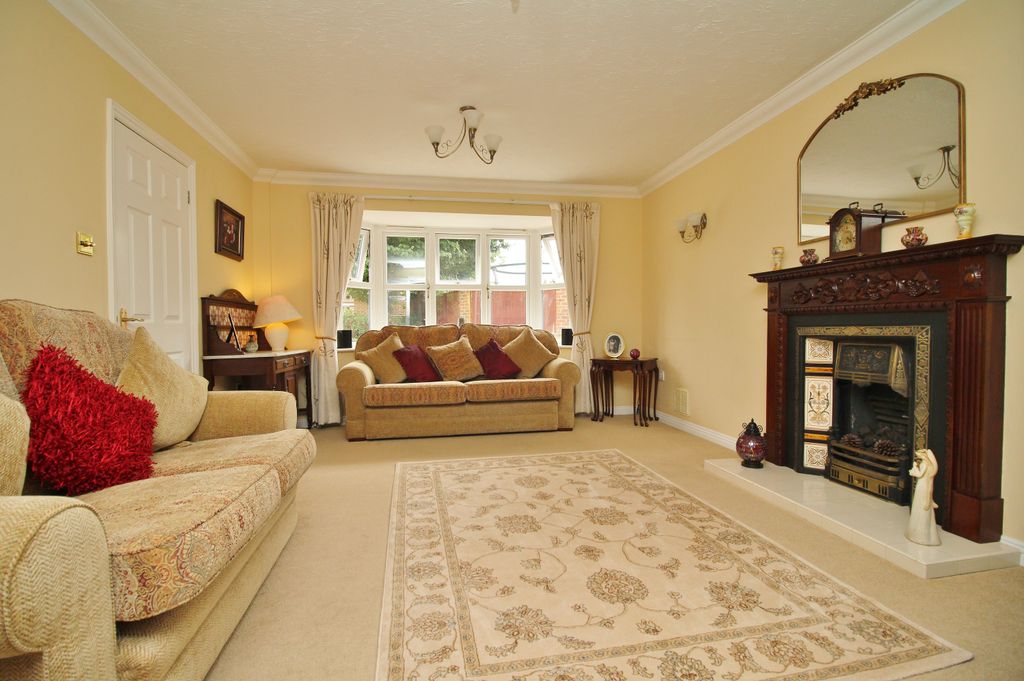 Property photo 3 of 28