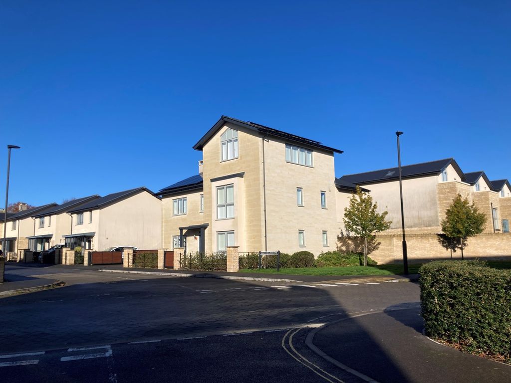 Property photo 2 of 38