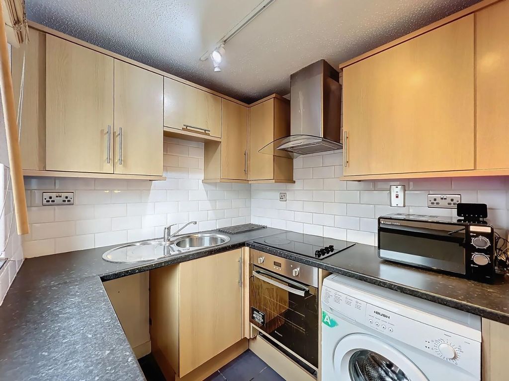 Property photo 1 of 18 Kitchen