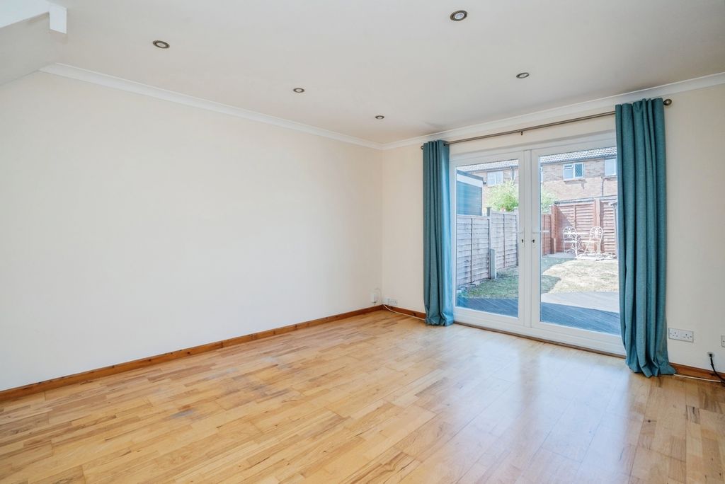 Property photo 2 of 12 Pbox-Img.Jpg