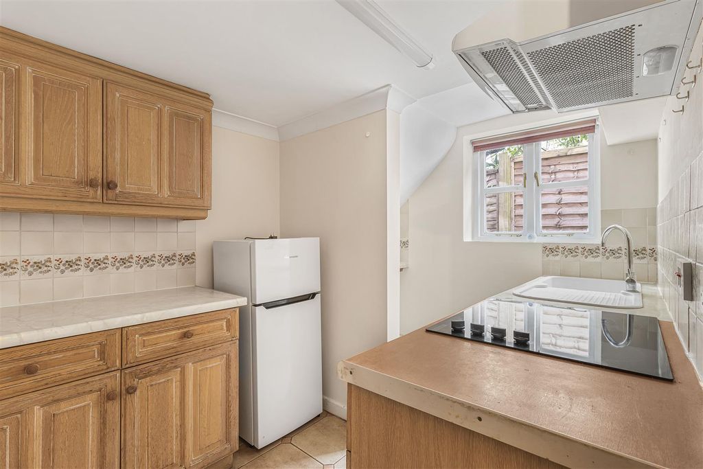 Property photo 3 of 9 4_50804.Jpg
