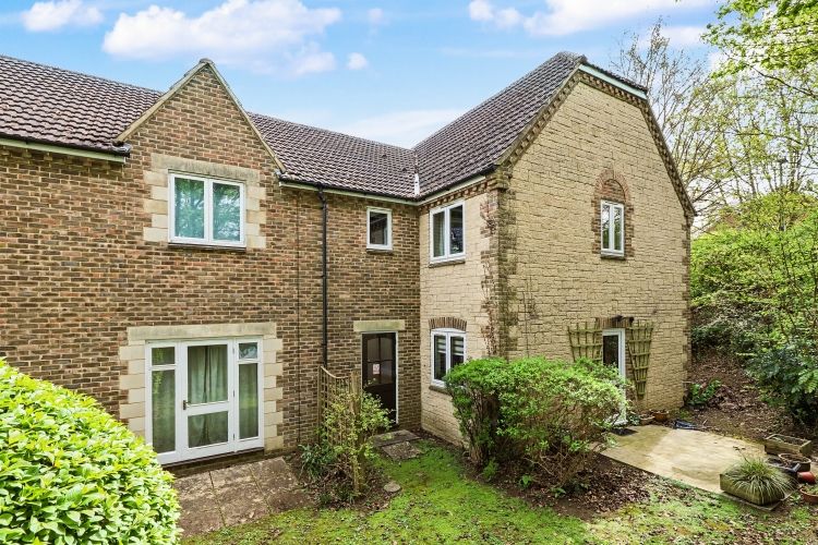 Property photo 1 of 9 326246