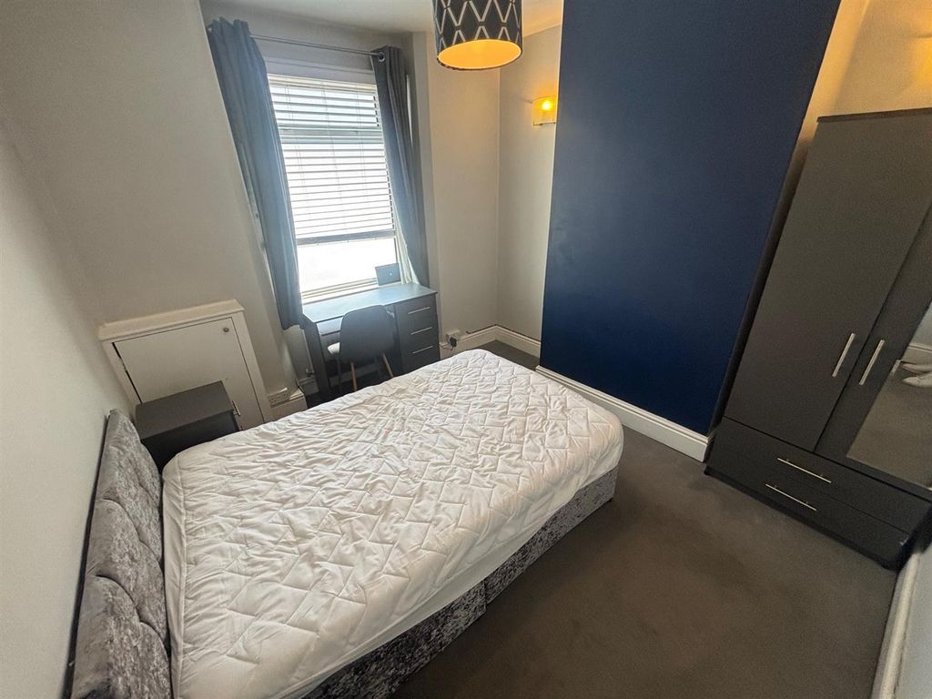 Property photo 1 of 12 Gf Bedroom.Jpg