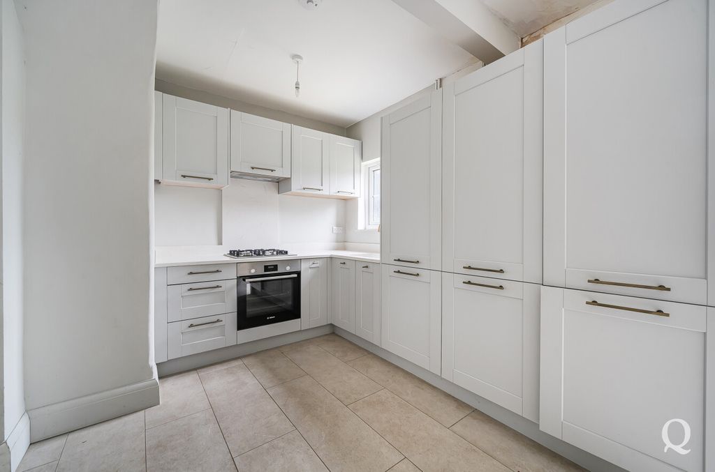 Property photo 3 of 16 A2F19d5B-846d-489...