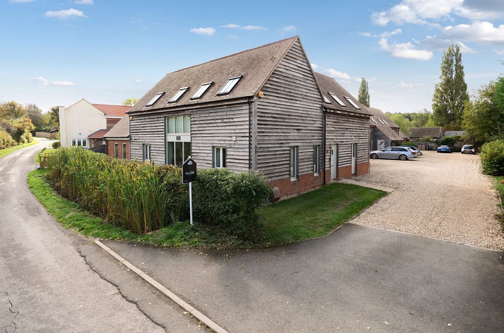 Property photo 2 of 41 111-6Ac7B02Fdca39...
