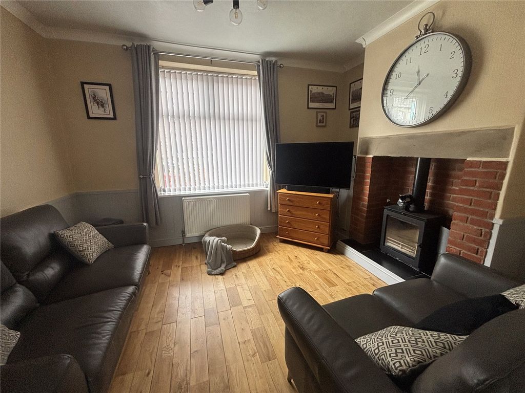 Property photo 2 of 10 Picture No. 01