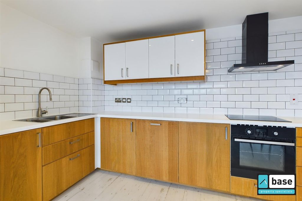Property photo 2 of 15 Kitchen