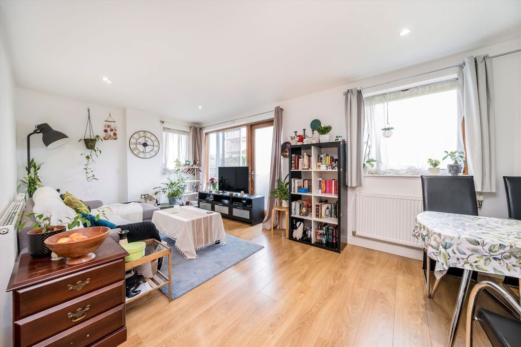 Property photo 2 of 7