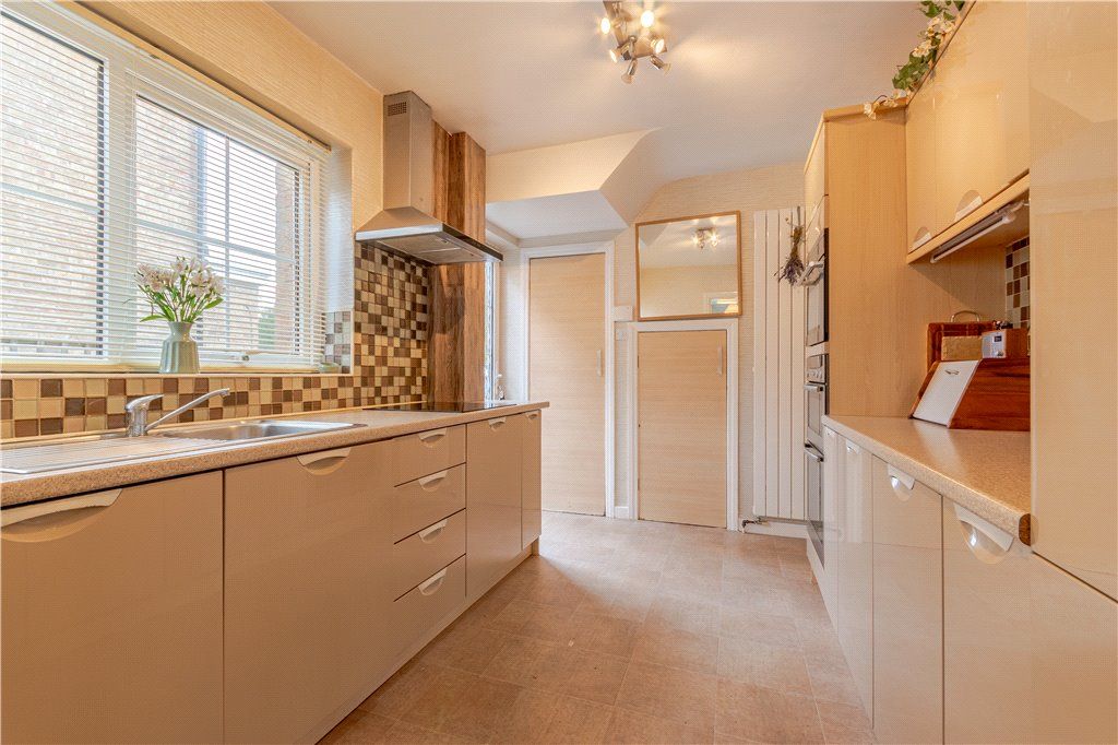 Property photo 3 of 20 Kitchen