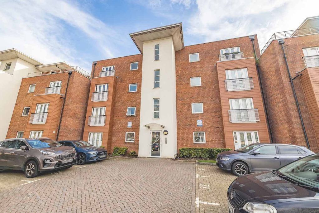 Property photo 1 of 11