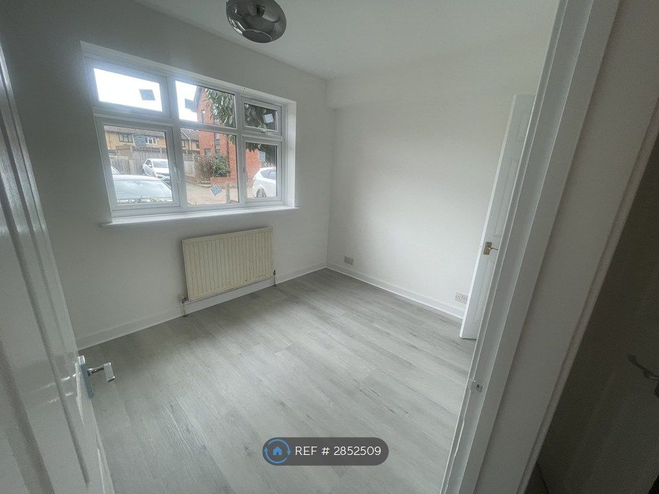 Property photo 3 of 12 Bedroom