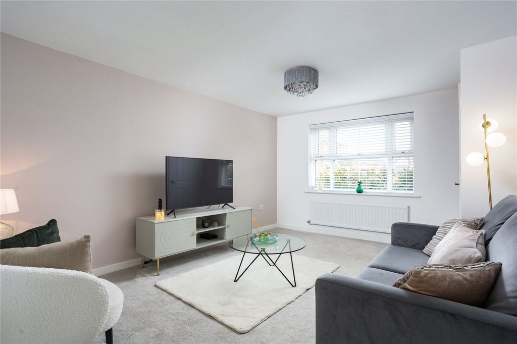 Property photo 2 of 16 Photos