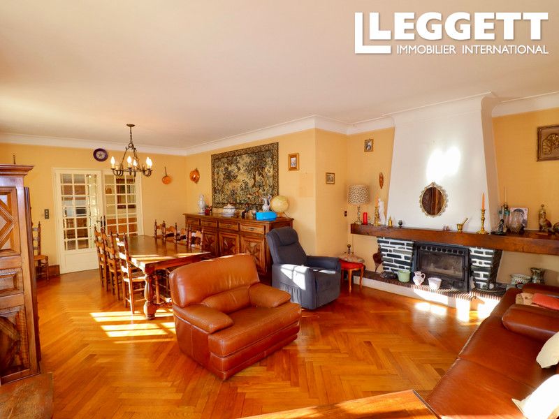 Property photo 2 of 10