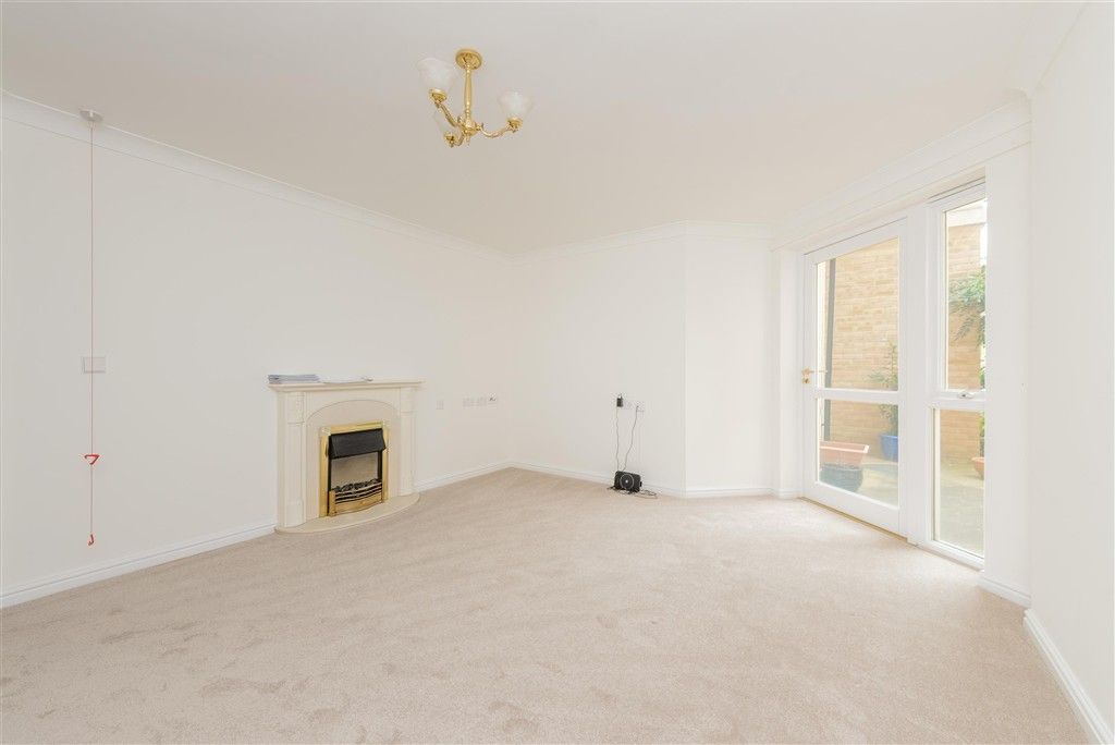 Property photo 2 of 7 Lounge