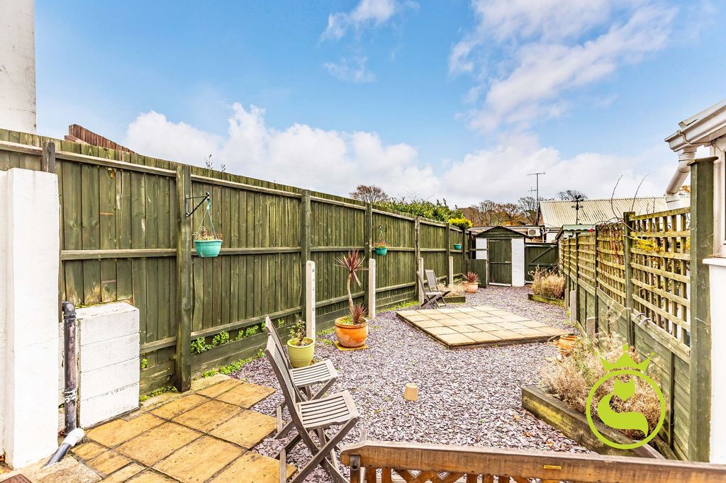 Property photo 2 of 18