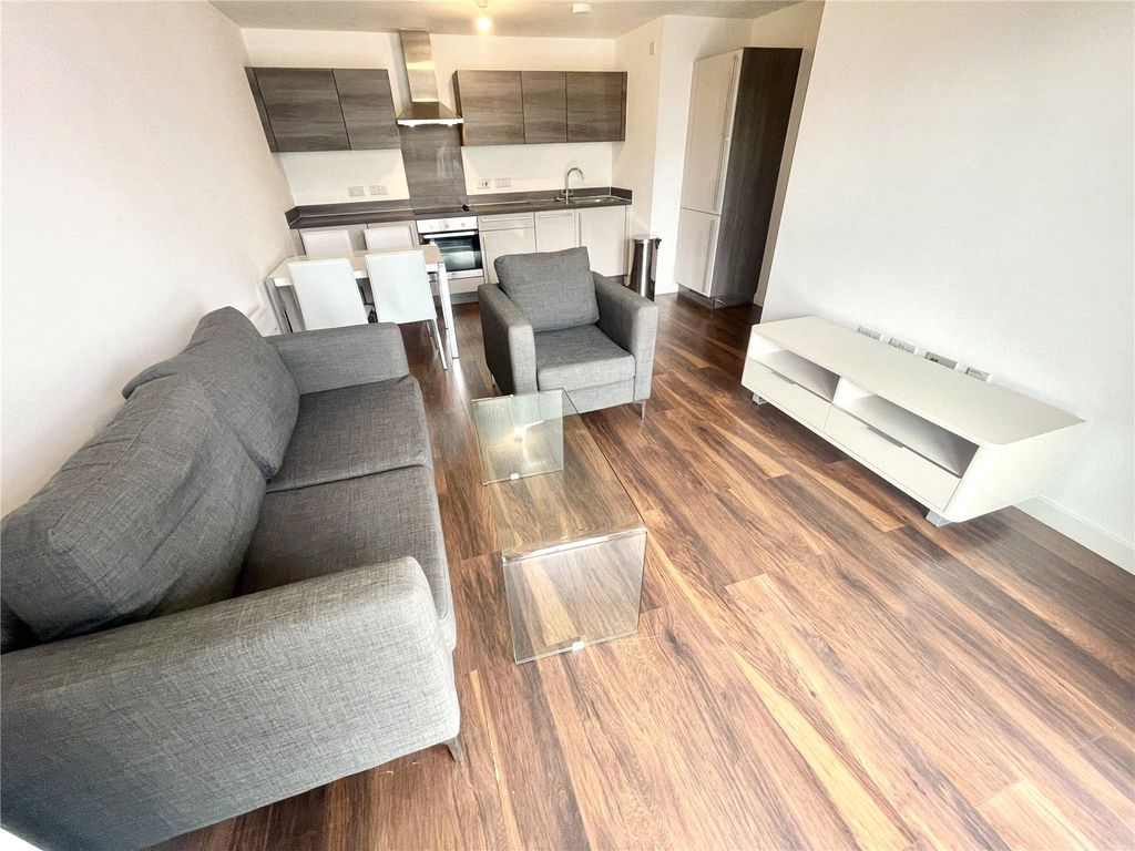 Property photo 3 of 12 Picture 3