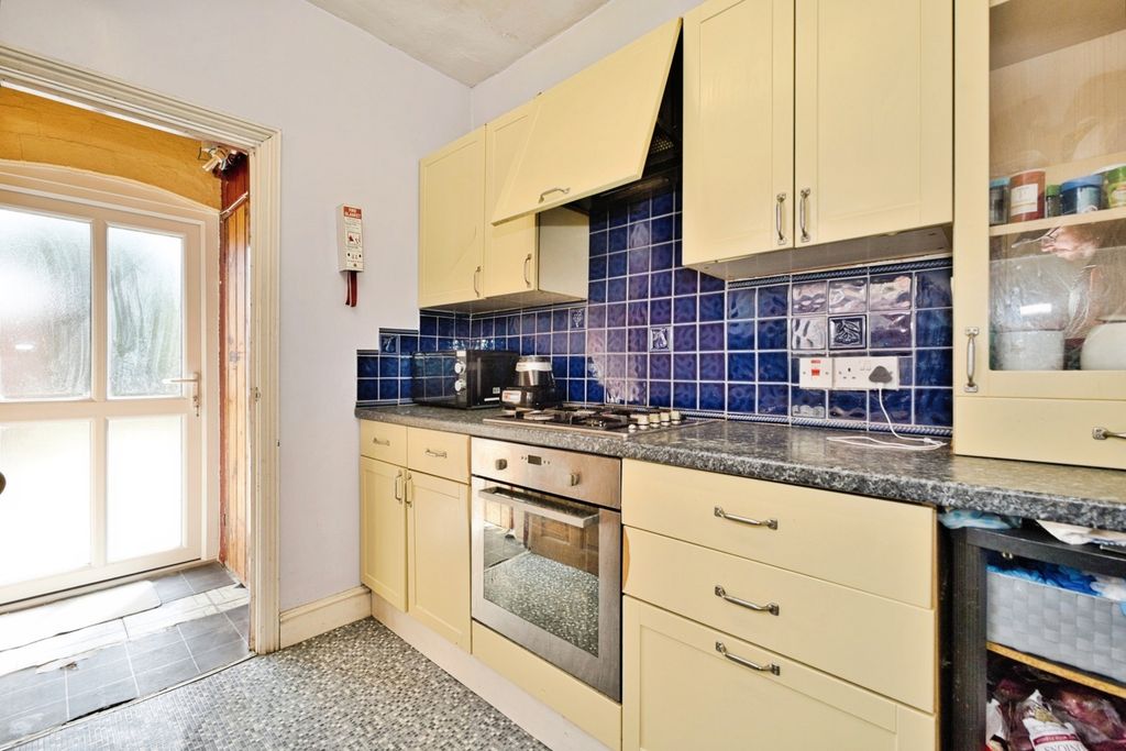 Property photo 3 of 24 Pbox-Img.Jpg