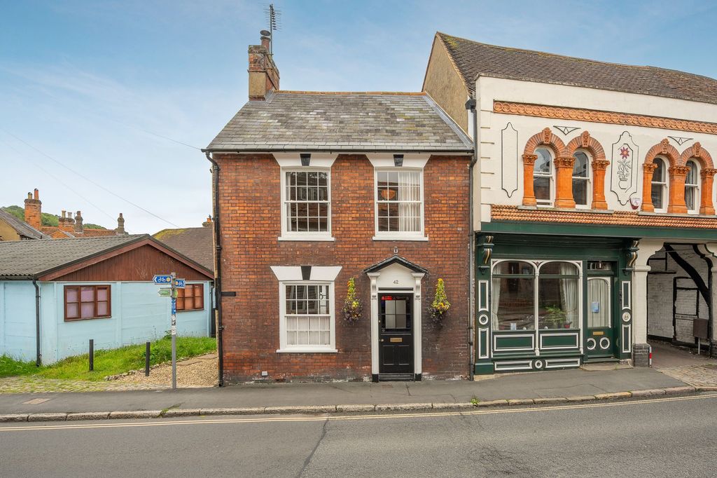 Property photo 1 of 32