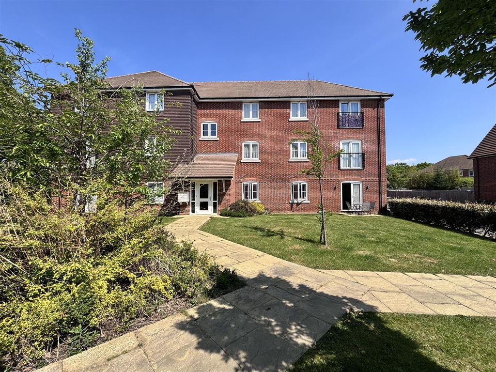 Property photo 2 of 15 Briar Greenary External .Jpg