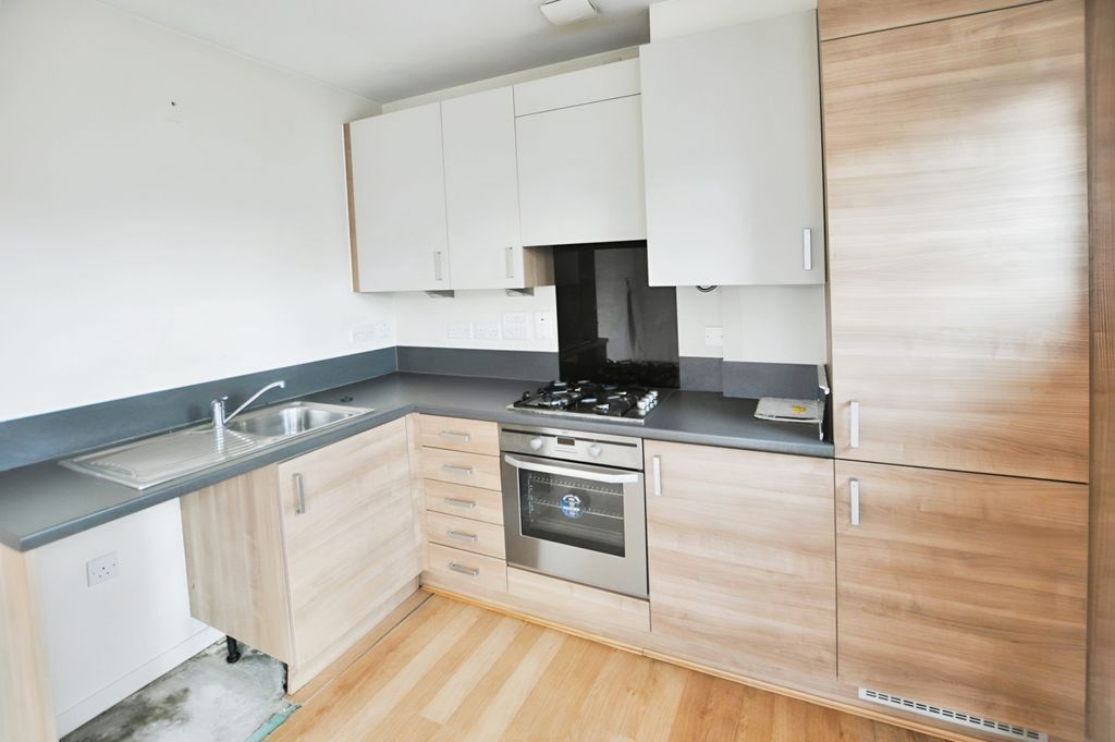 Property photo 2 of 9 Kitchen