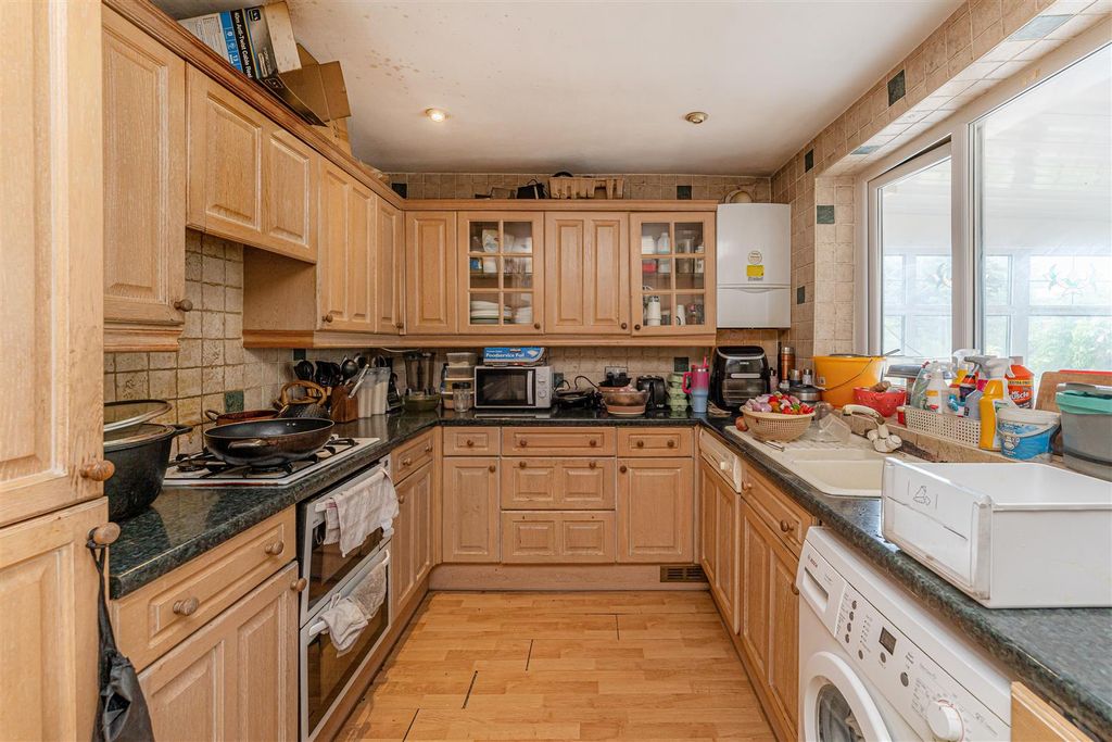 Property photo 2 of 21