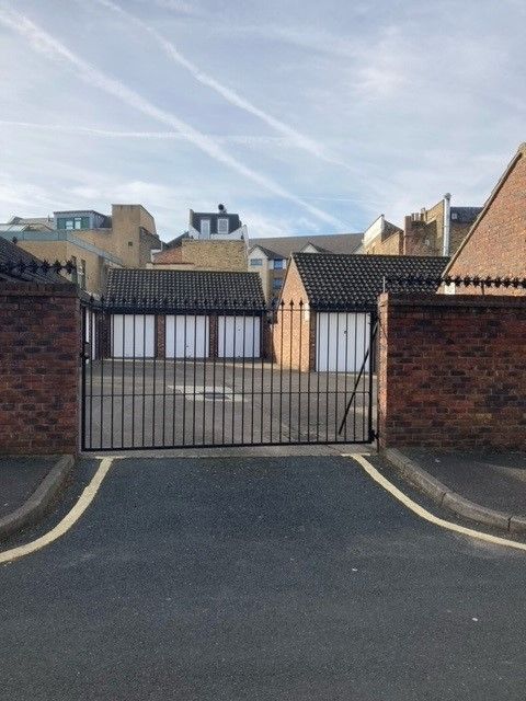 Property photo 3 of 6 Photo 6