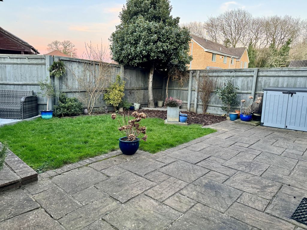 Property photo 2 of 14 Garden2