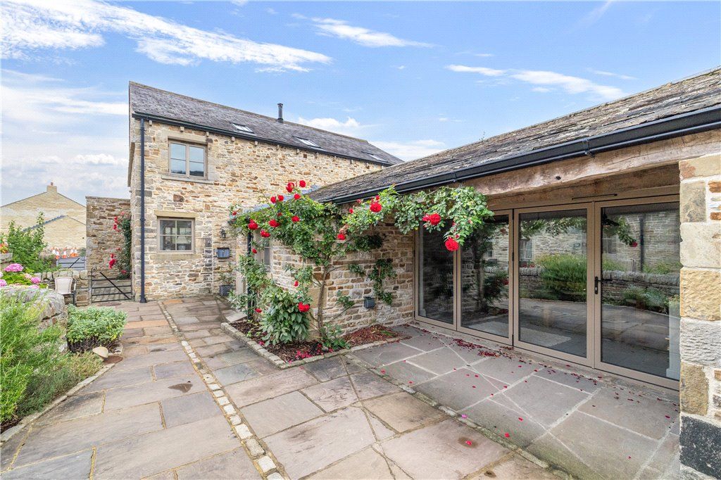 Property photo 1 of 24 Courtyard