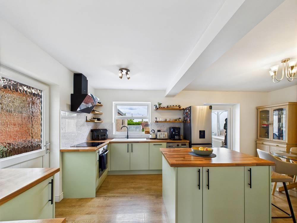Property photo 2 of 27 Cam05488G0-Pr0029-Still004-Thumbnail-H750-70.Jpg