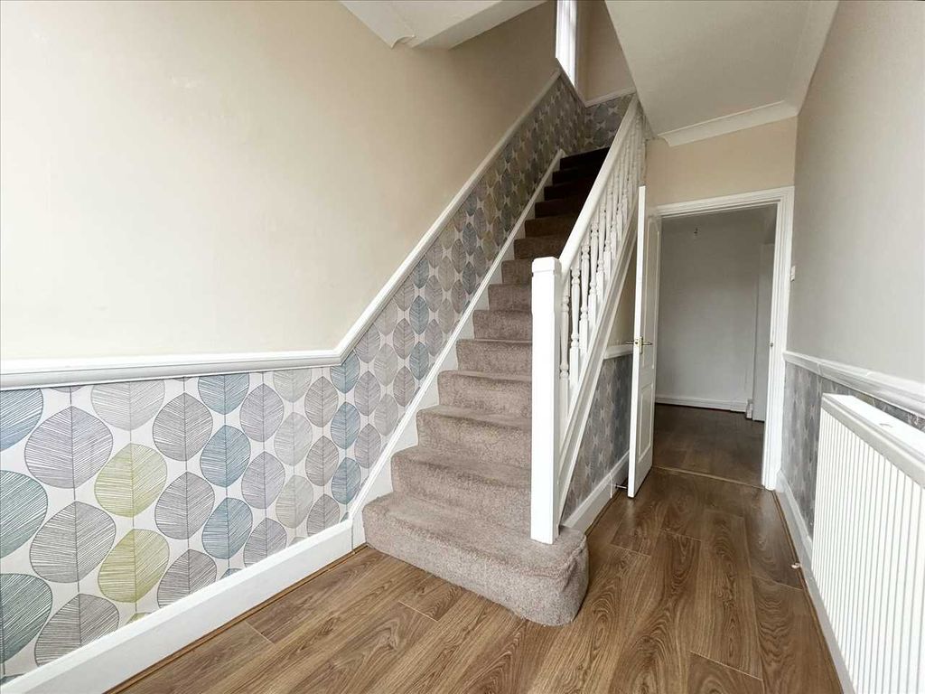 Property photo 3 of 17 Hallway