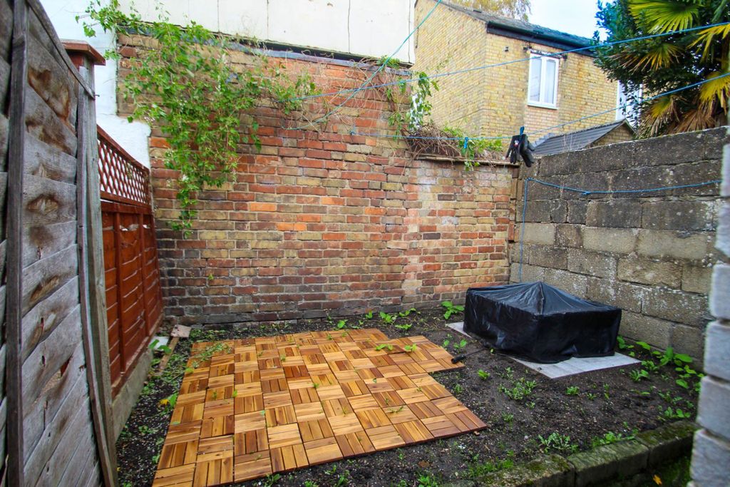 Property photo 2 of 7