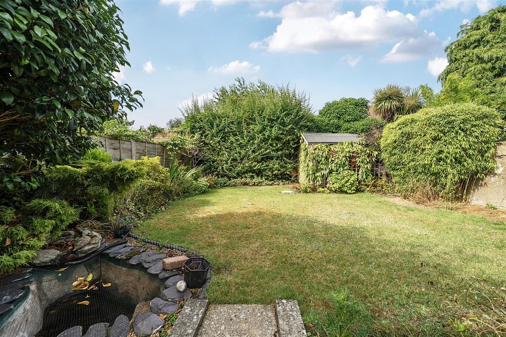 Property photo 2 of 17