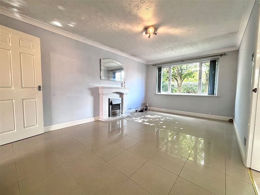 Property photo 3 of 19 Picture No. 24