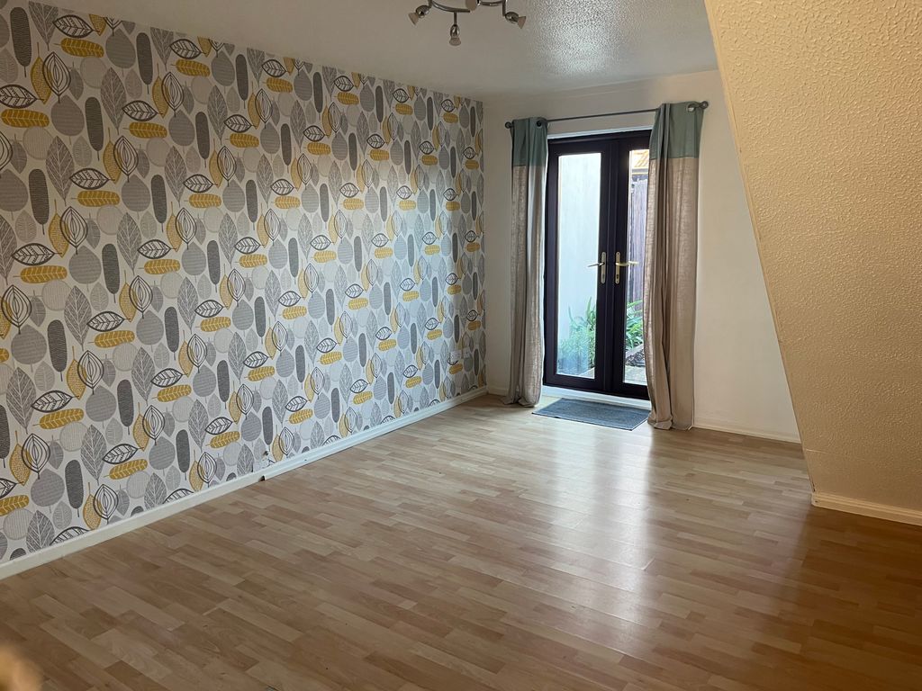 Property photo 3 of 12 Img_2455