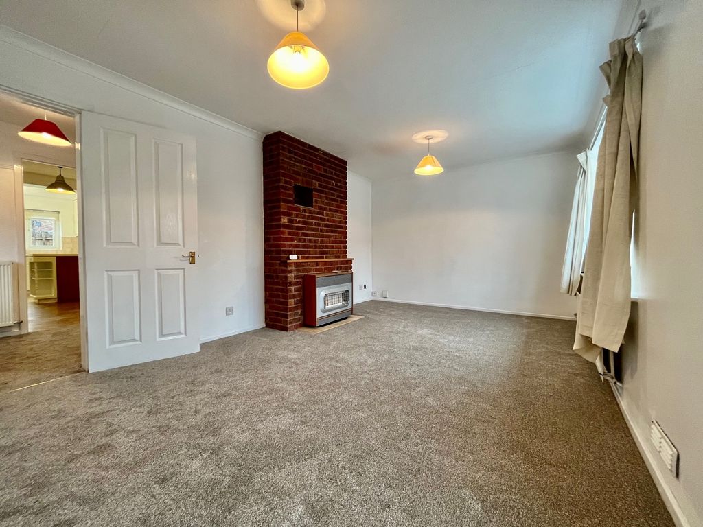 Property photo 2 of 14