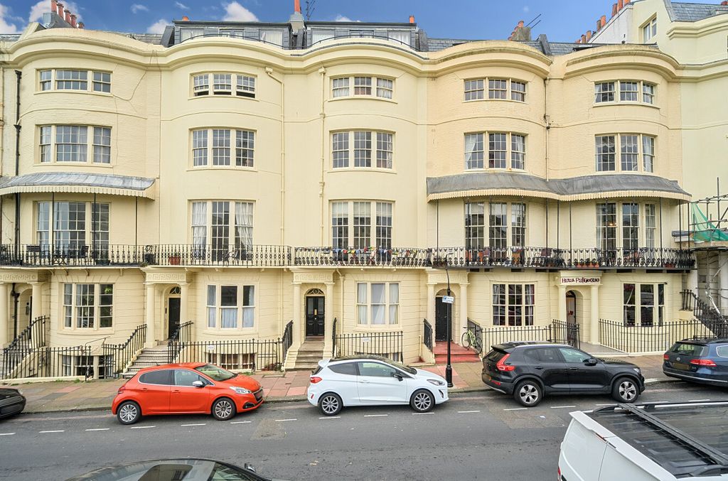 Property photo 1 of 8 1433773-19-69c2B3...