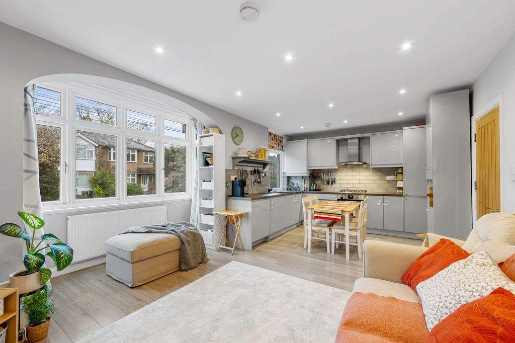 Property photo 2 of 21