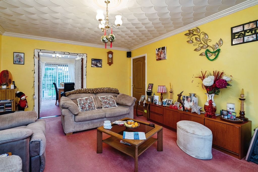 Property photo 2 of 17