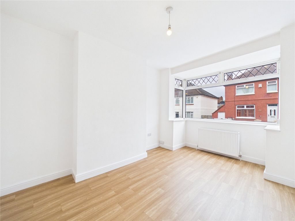 Property photo 3 of 19 Picture No. 06