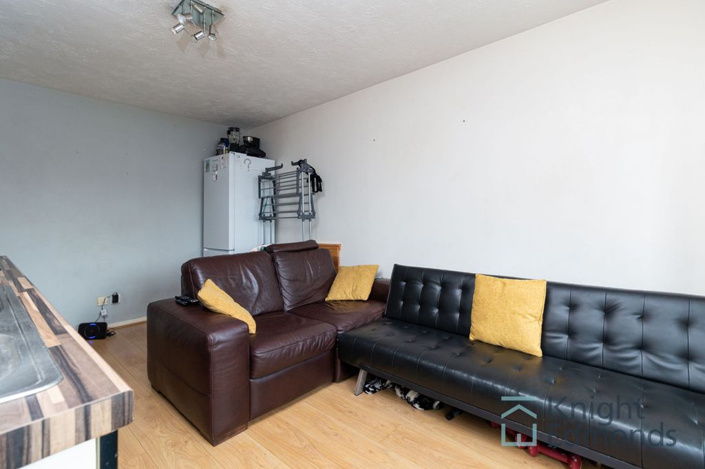 Property photo 3 of 5 Picture No. 04