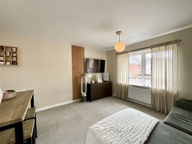 Property photo 3 of 11 Lounge