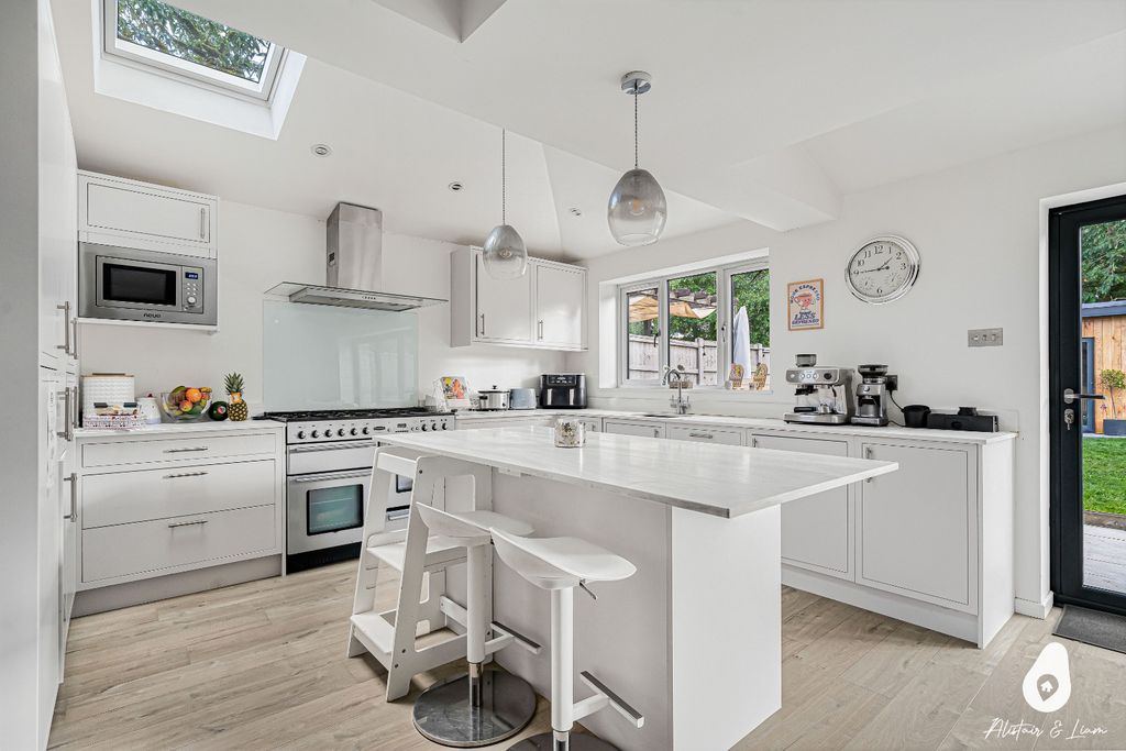 Property photo 2 of 19 5544734