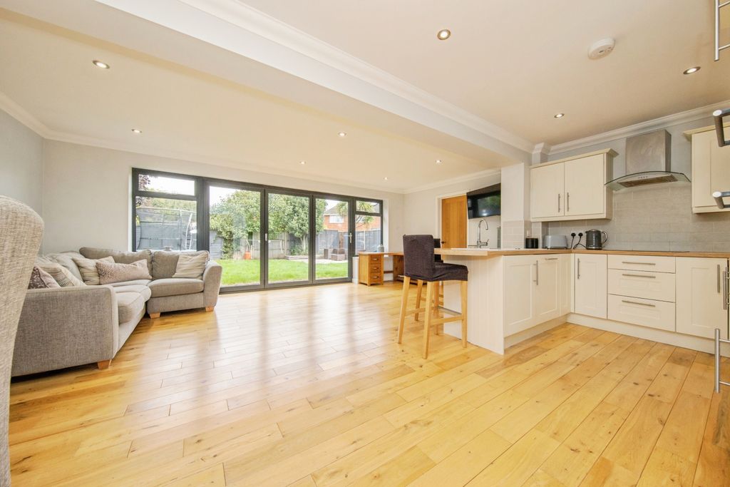 Property photo 3 of 21 M-26