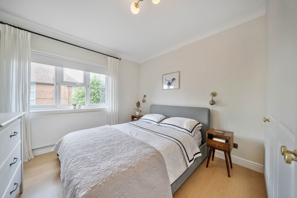 Property photo 3 of 22 1301564-19-683d83...