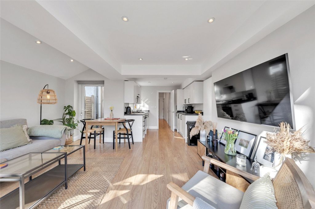 Property photo 3 of 13 Picture No. 10