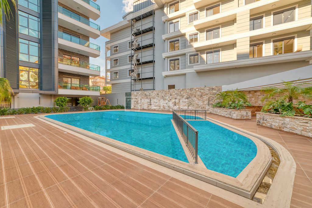 Property photo 2 of 32