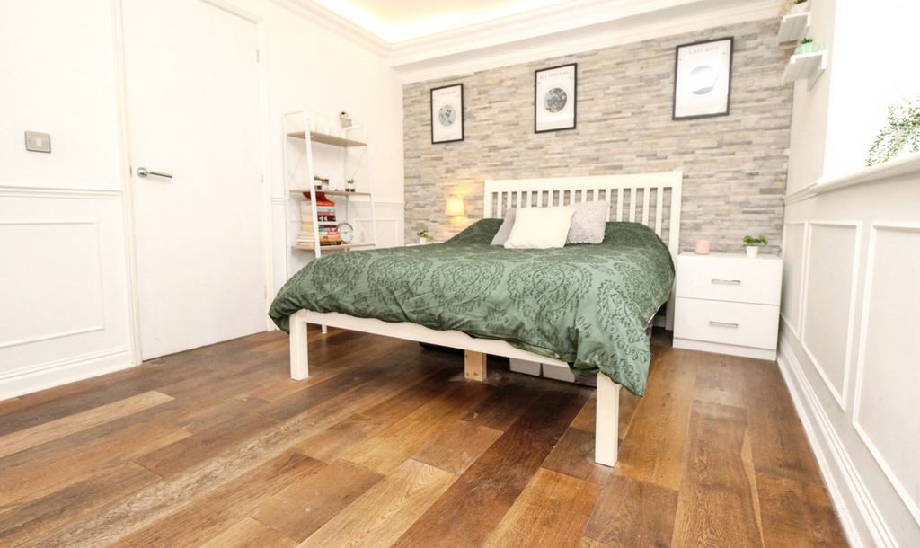 Additional image 11 of 2 bed flat for saleWarwick Place, Leamington Spa CV32