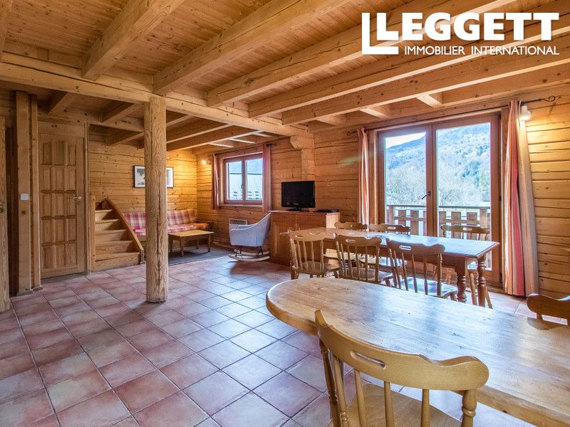 Property photo 2 of 10